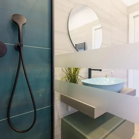 Apartment Lucy's Flowers *