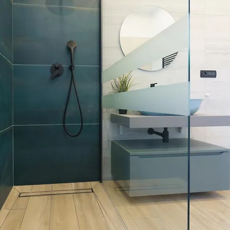 Lucy's Flowers Apartment *