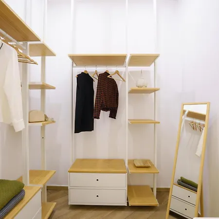 Lucy's Flowers Apartment